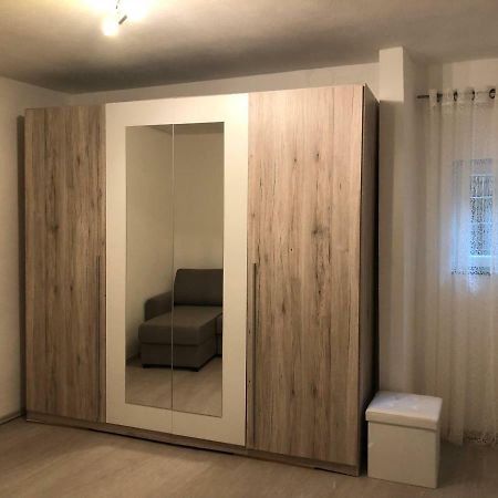 Ferienwohnung Beutelsbacherstrasse 12 Untertuerkheim Stuttgart Estugarda Exterior foto
